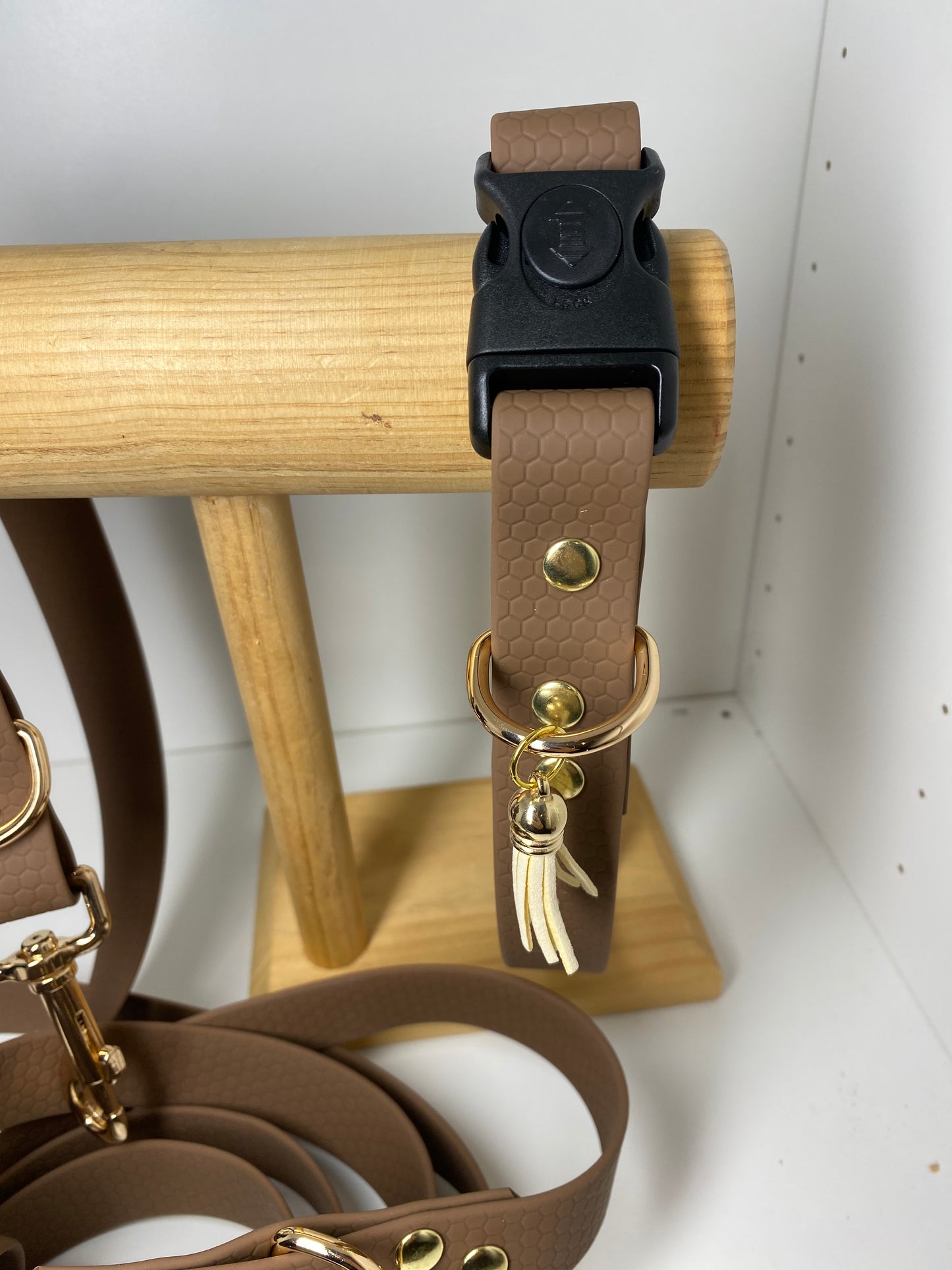 Collier imperméable en hexa réglable avec ou sans laisse