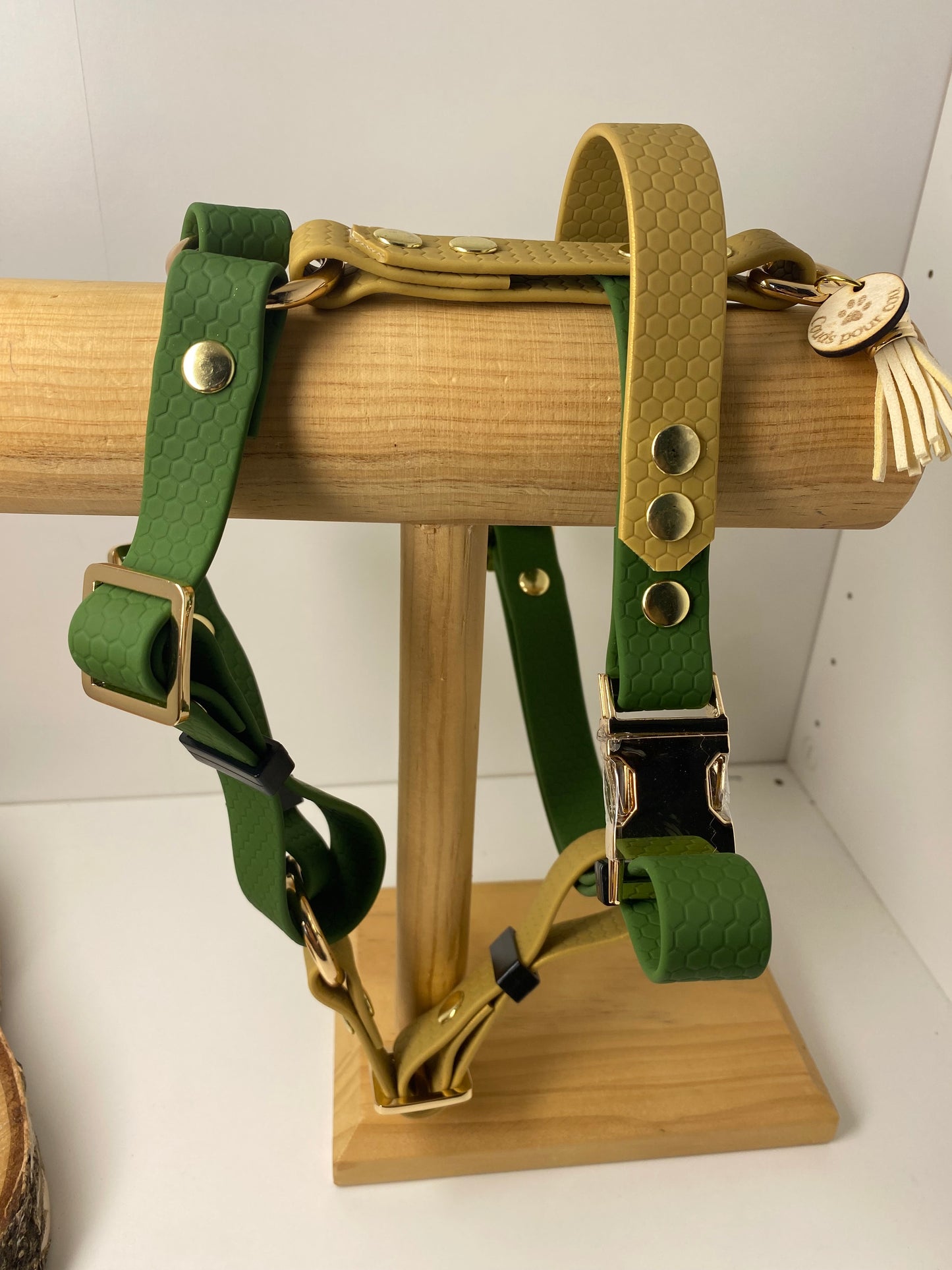 Harnais imperméable en hexa olive et doré