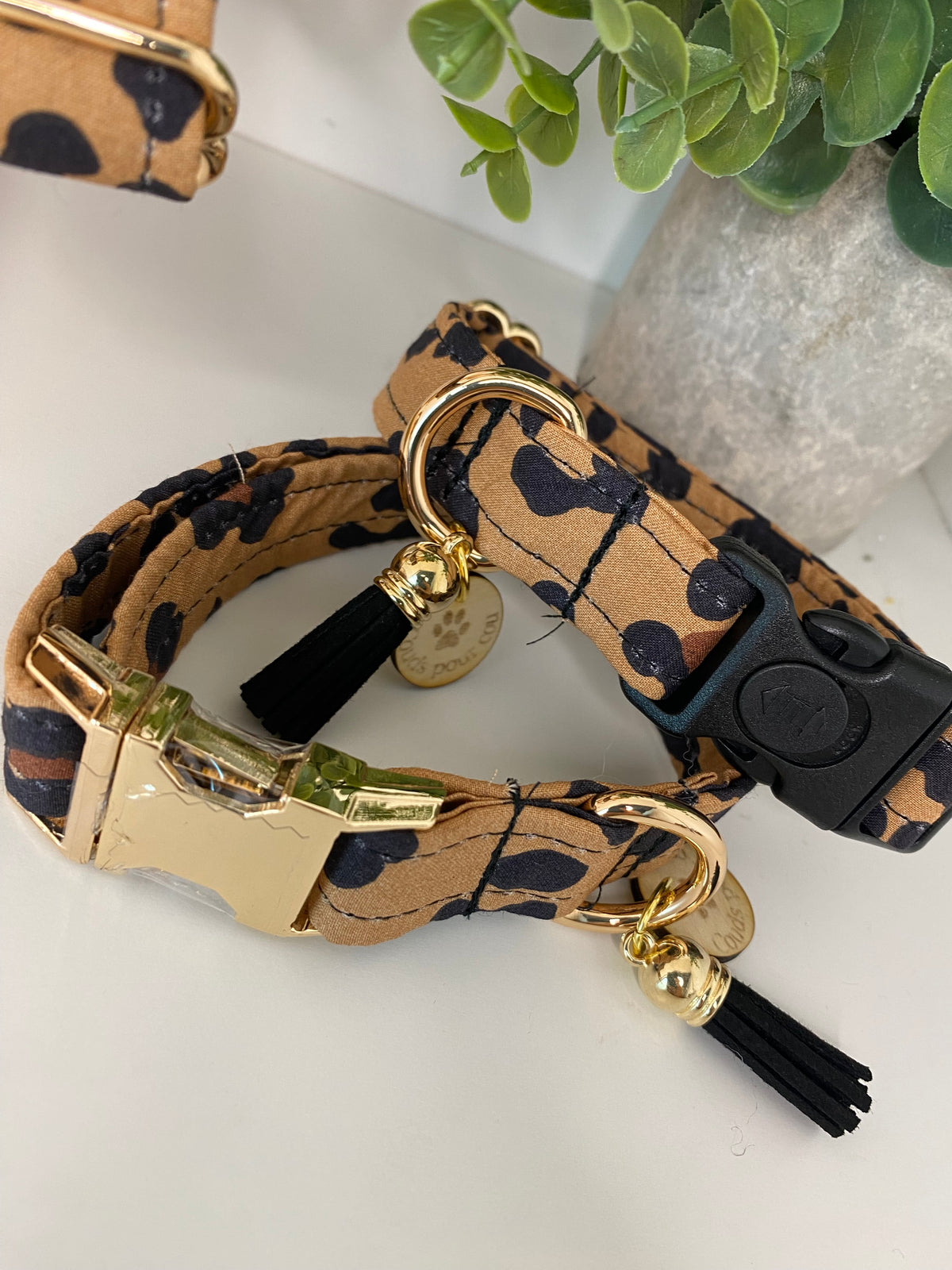 Collier en tissu et sangle pour chien – Réglable et personnalisable collection leopard