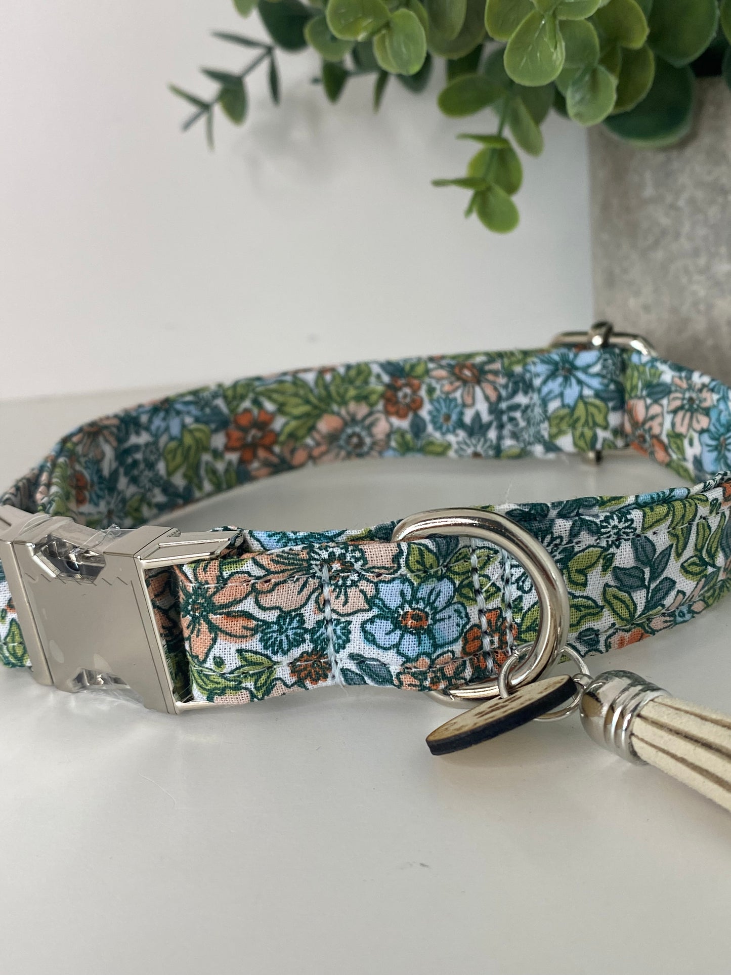 Collier pour chien en tissu – fleuri bleu ciel