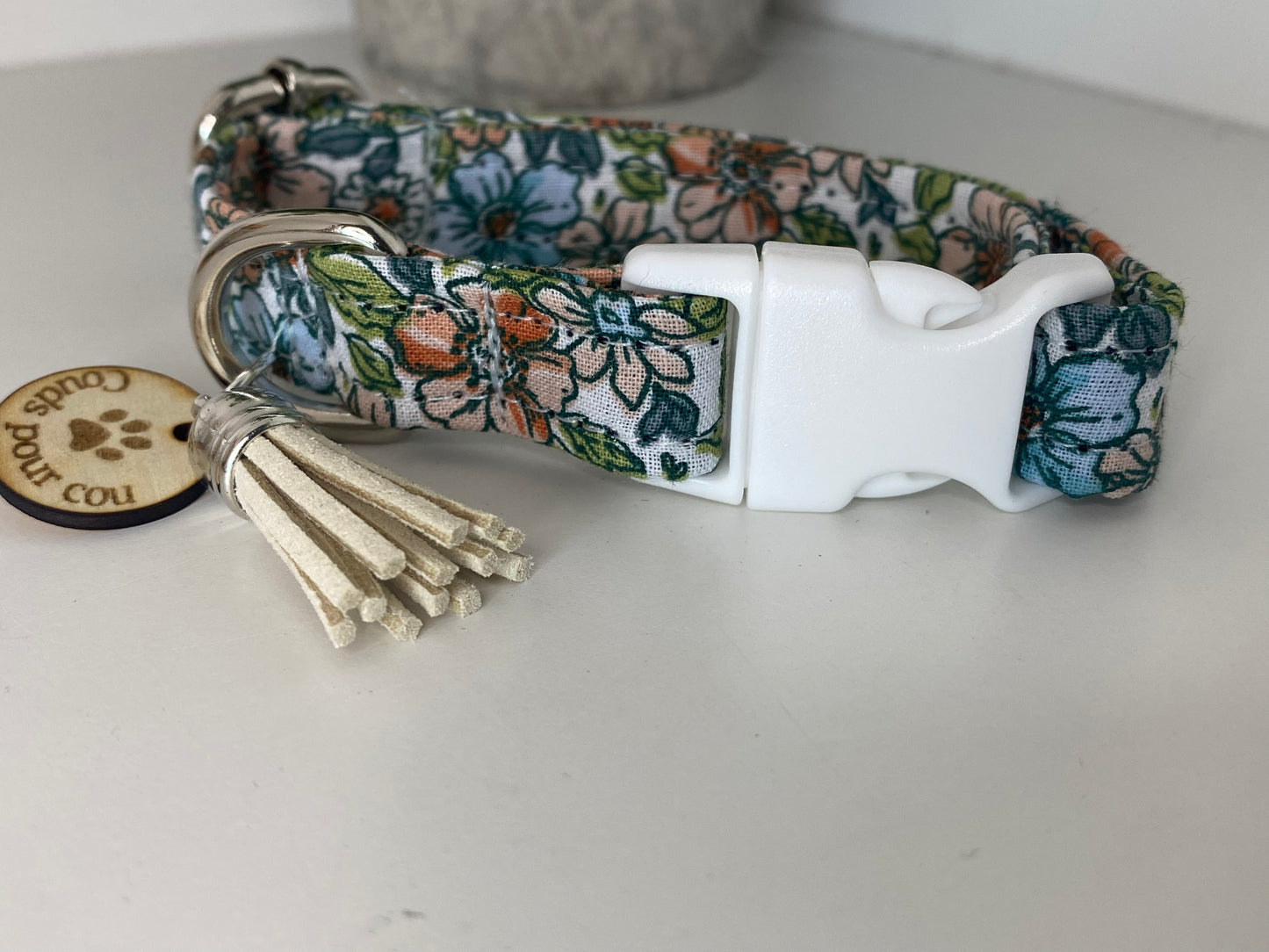 Collier pour chien en tissu – fleuri bleu ciel
