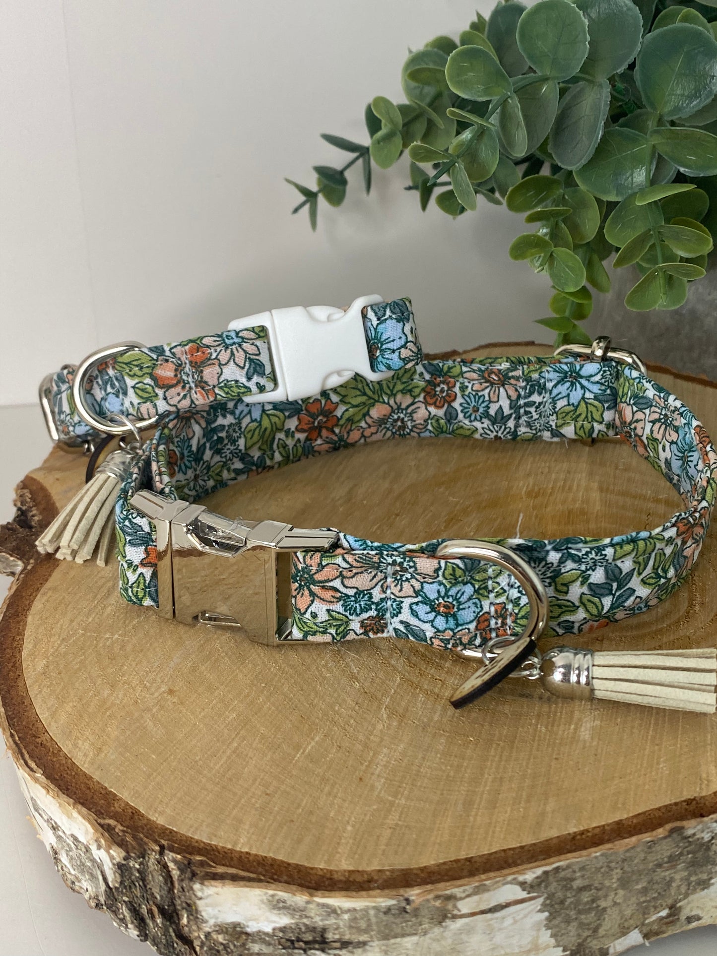 Collier pour chien en tissu – fleuri bleu ciel
