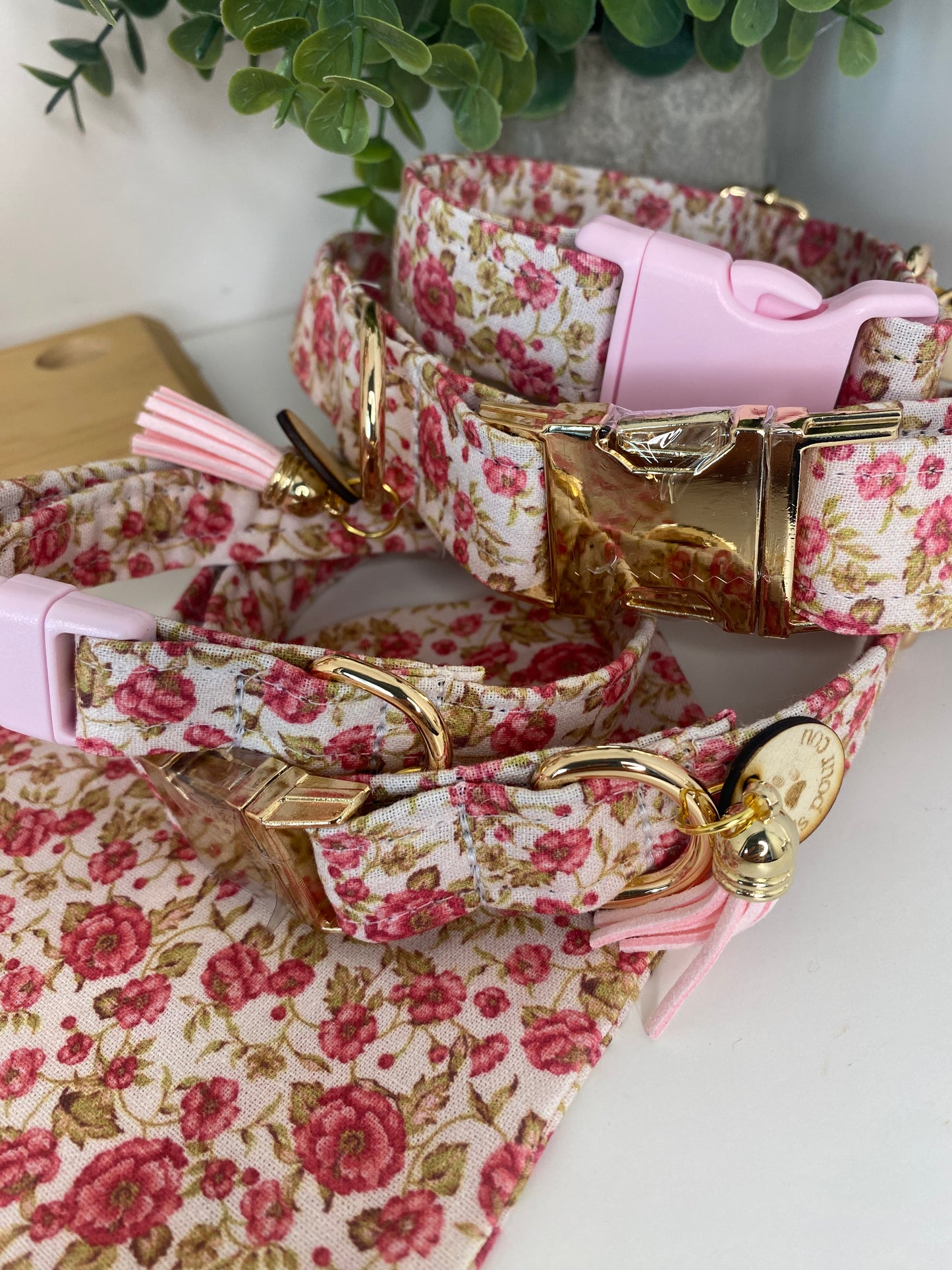Collier pour chien en tissu fleuri Réglable & personnalisable