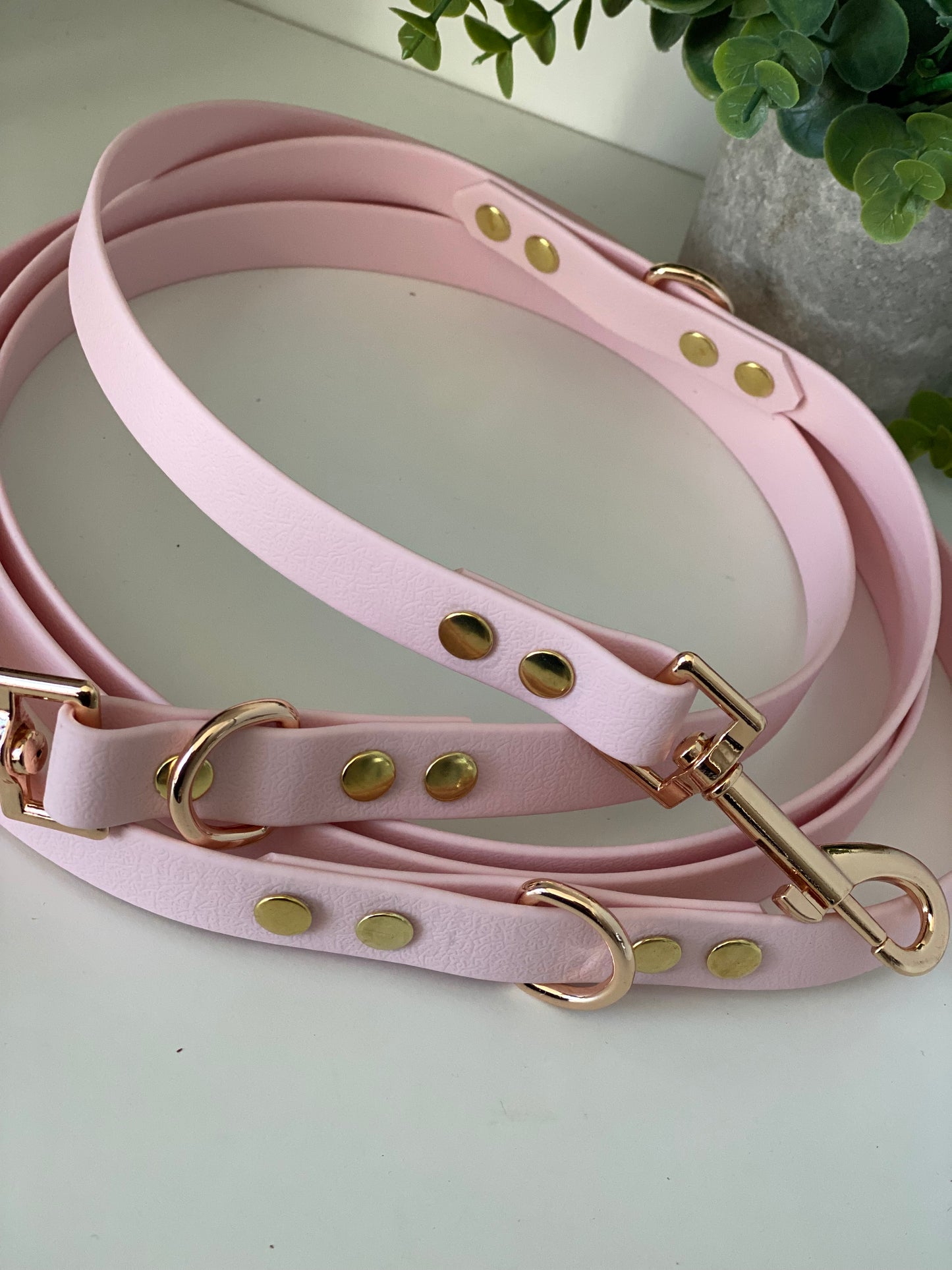 Laisse 3 positions unie couleur rose pale