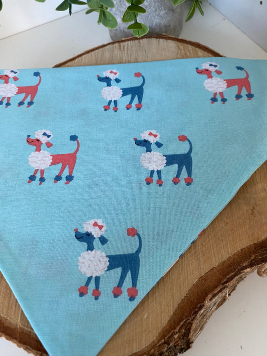 Le Bandana Parfait pour Votre Chien caniche