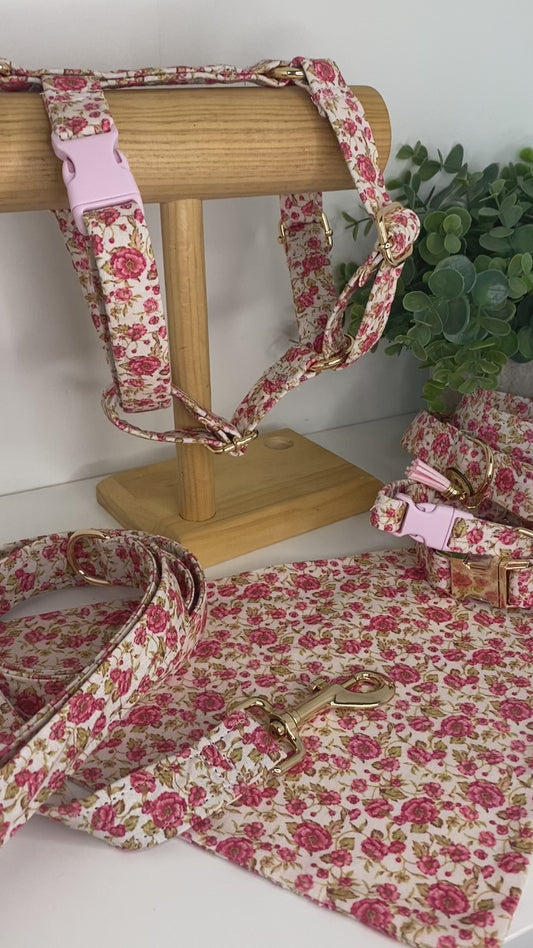 Le Bandana Parfait pour Votre Chien fleuri